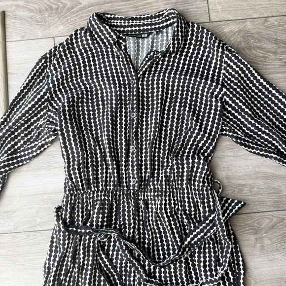 Marimekko x Uniqlo Black and White Jumpsuit - Picture 4 of 15